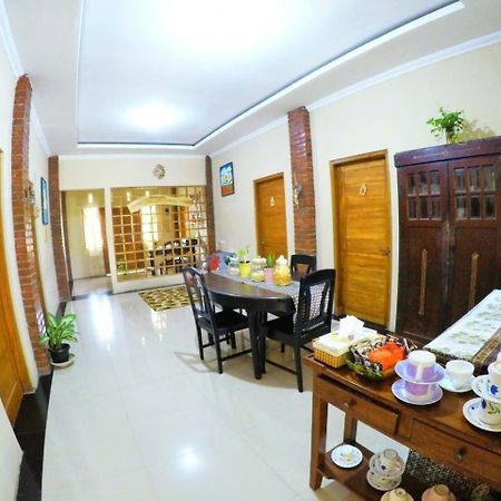 nDalem Eyang Dwijo Hotel Yogyakarta Buitenkant foto